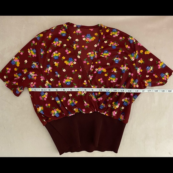 SOLD Vintage 70s Burgundy Nylon Flower Basket Novelty Print Wrap Style Crop Top - Picture 6 of 9